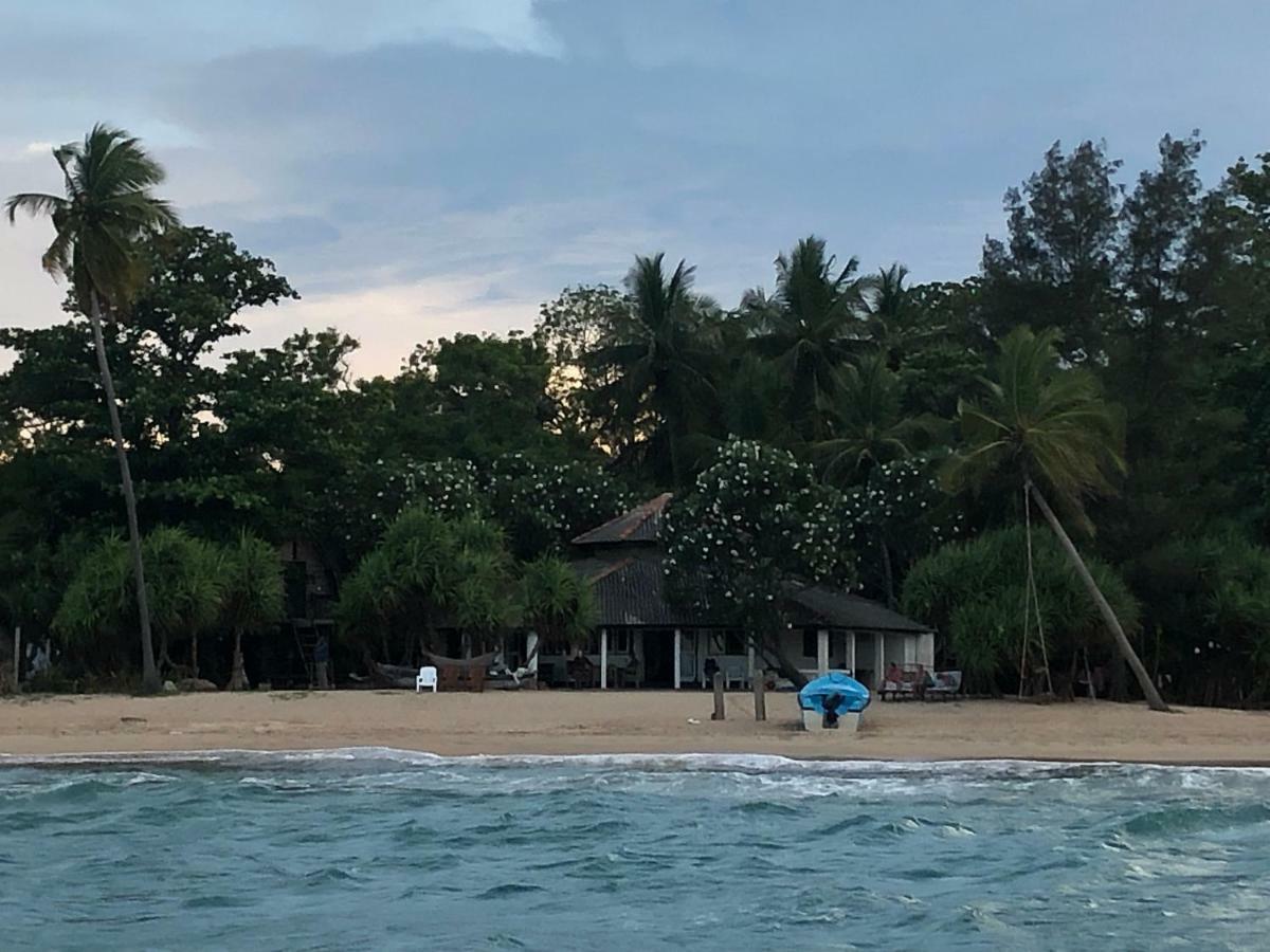 Moon Isle Beach Bungalow Нилавели Экстерьер фото